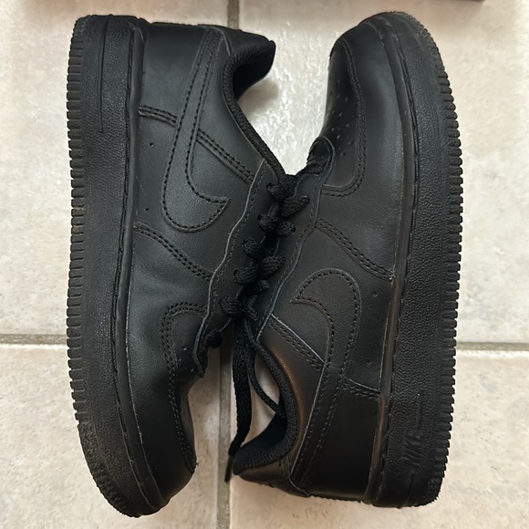 Nike Air Force 1 - Picture 6 of 7